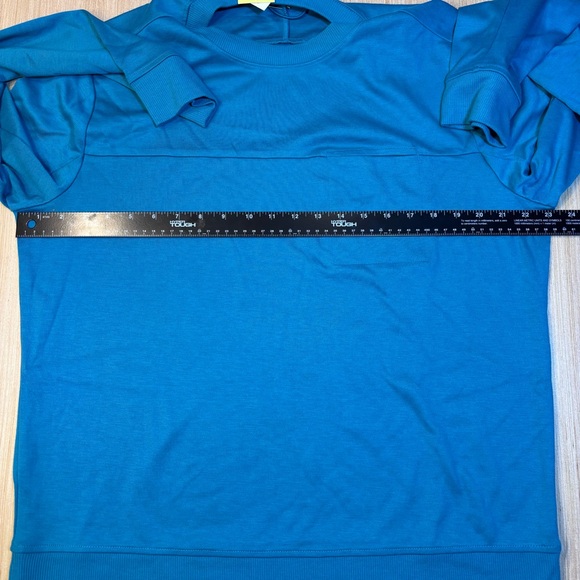 Target All In Motion Deep Turquoise Crew Neck Top - Picture 8 of 11